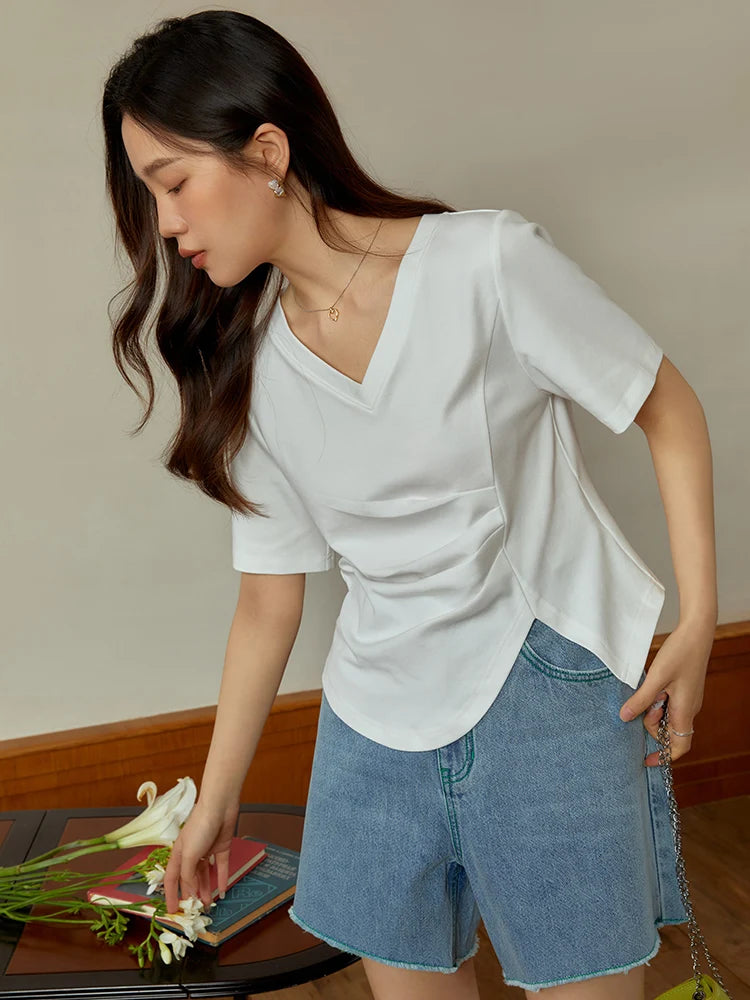 TAMBREET DUSHU Office Lady Irregular V-neck Pleated Shoulder Black T-shirt For Women's Summer 2024 New Basic White Top For Women