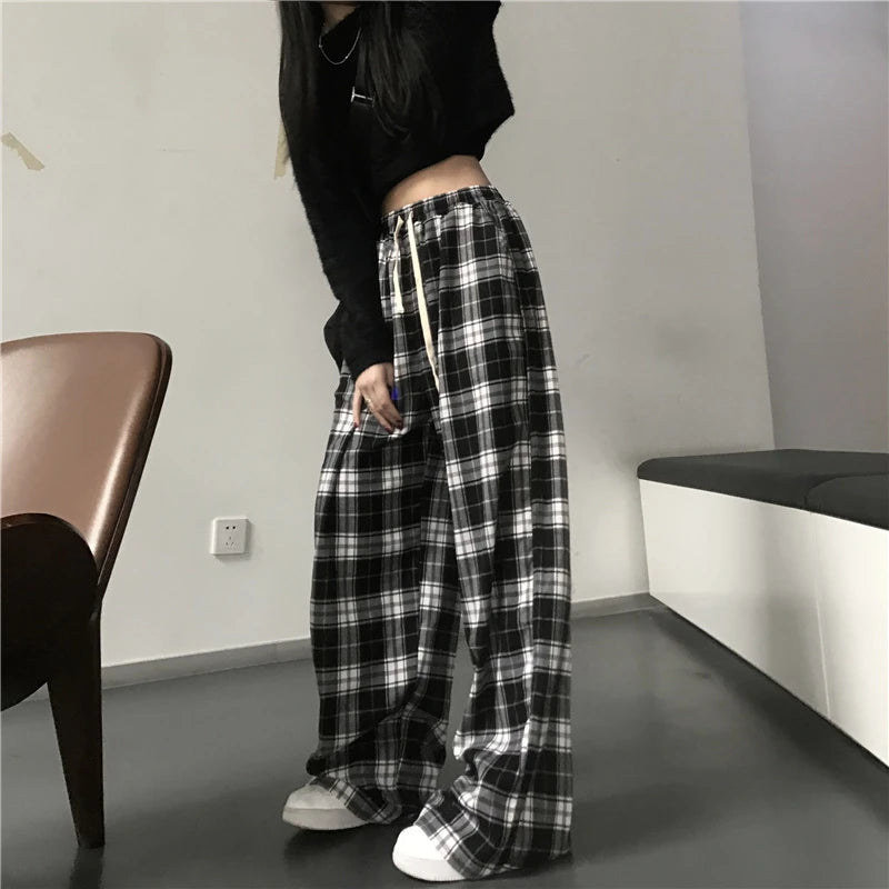 TAMBREET Oversize Women Sweatpants Fashion Black Plaid Casual Pants Baggy Elastic Waist Pockets Student Unisex Hip Hop Loose Trousers