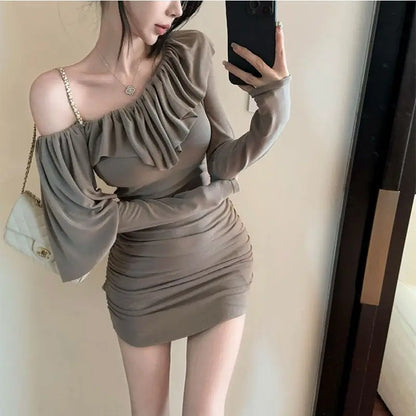 TAMBREET Pure Desire Wind High Waist Pleated Design Hip Hugging Skirt French Ruffle Edge One Shoulder Slim Fit Long Sleeved Dress