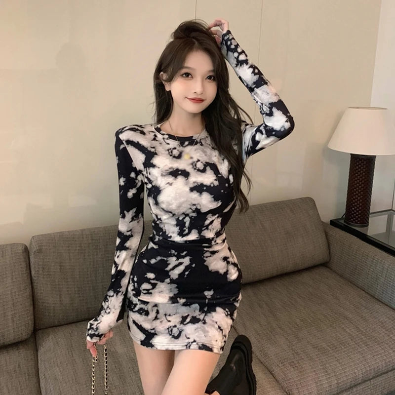 TAMBREET Women's Korean Version Round Neck Dress Tie Dyed Slim Fitting Sexy Wrap Buttocks Long Sleeved Dress