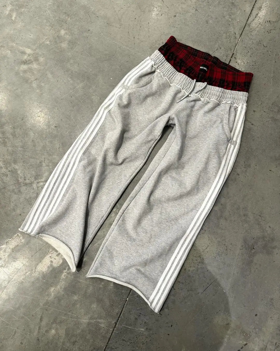 TAMBREET Y2K Fashion Simple Striped Casual Pants for Men and Women Retro Harajuku Loose Straight Pants High Waist Loose Hip Hop Sweatpant